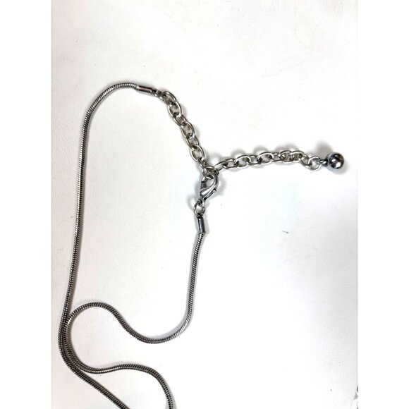 Silver-Tone Adjustable Necklace With Abstract Metal Loops & Clear Gemstone Penda - Picture 5 of 8